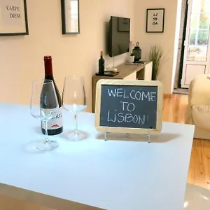 https://beautiful-studio-in-mouraria.hotels-lisbon-portugal.com